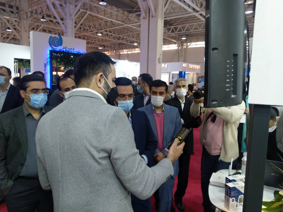 حضور-وزیر-در-غرفه-ارگ-جدید